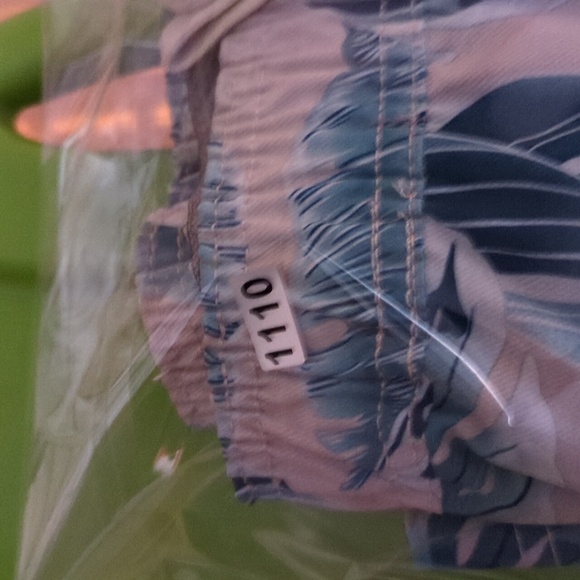 Hurley Leaf Pattern Swim Shorts - Green and Tan - Picture 4 of 4